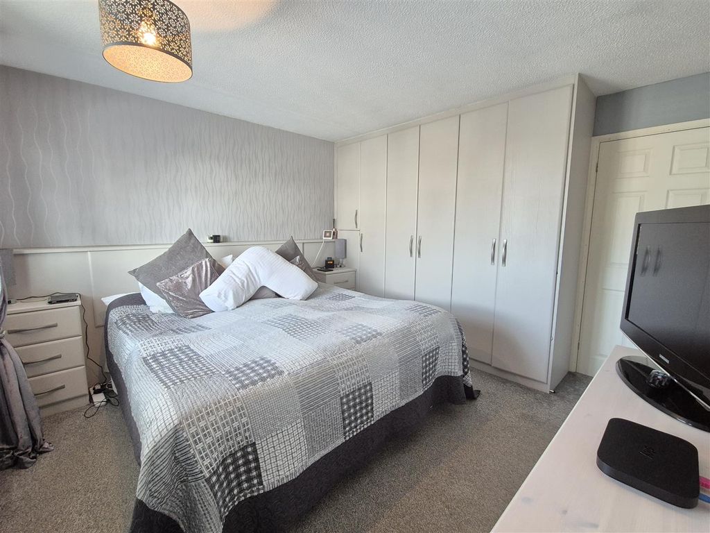 Property photo 2 of 23 Bedroom One