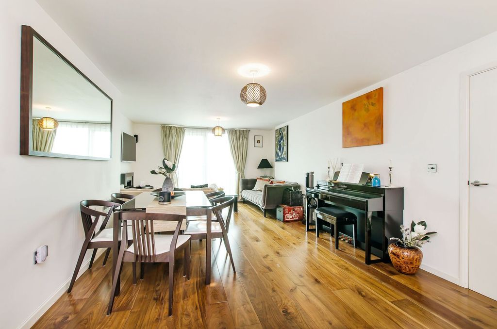 Property photo 3 of 10