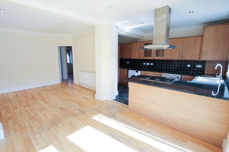 Property photo 2 of 14 Photo 9