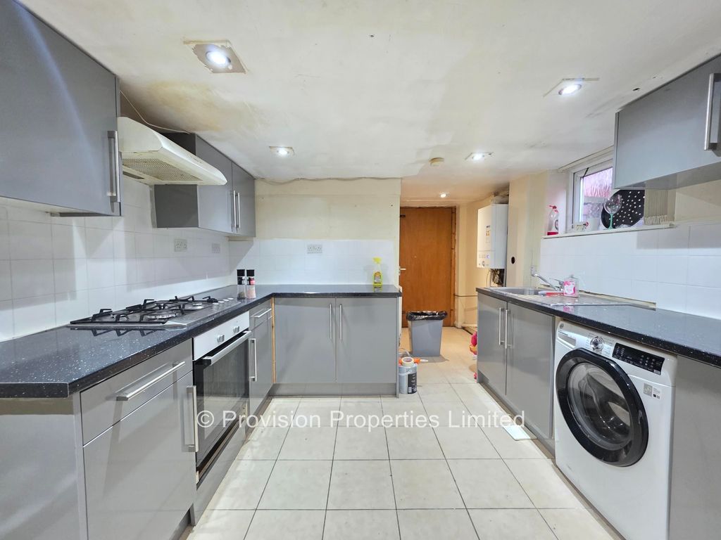 Property photo 2 of 14 Photo