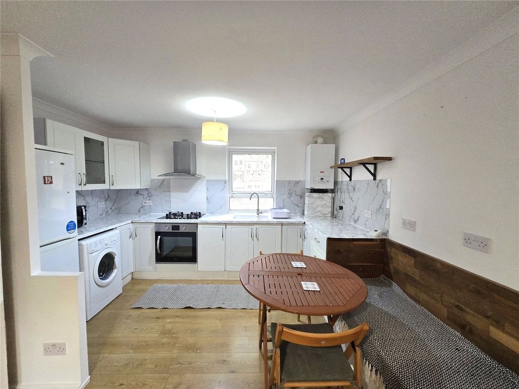 Property photo 2 of 10 Kitchen