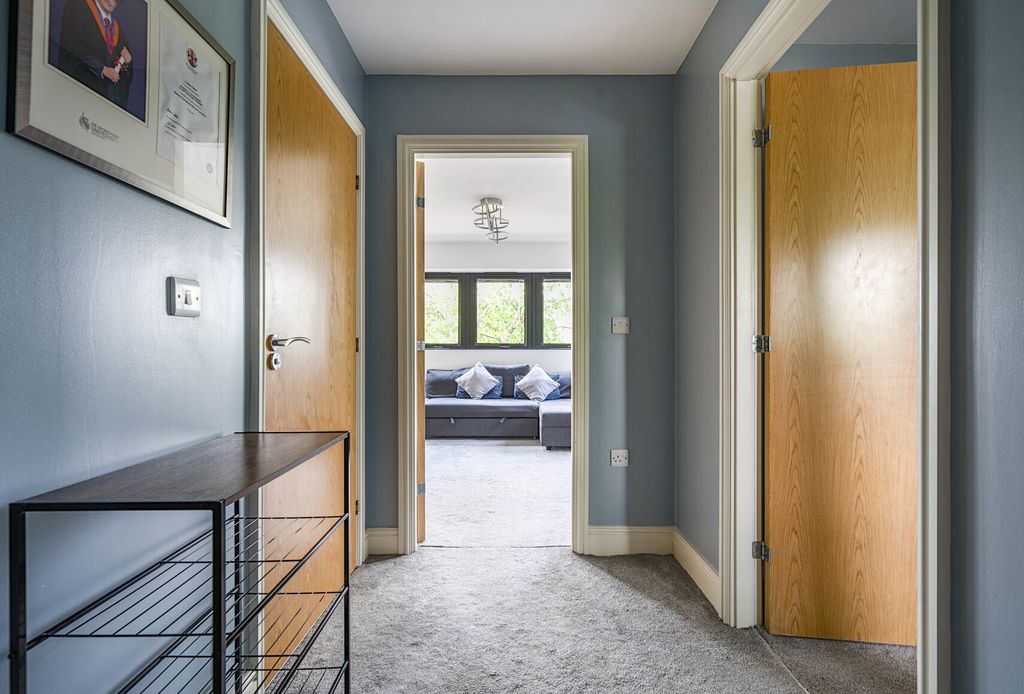 Property photo 3 of 14 5-681B85214Ef9E-1...