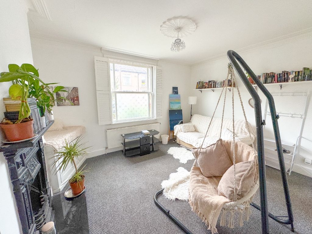 Property photo 1 of 16 4498980