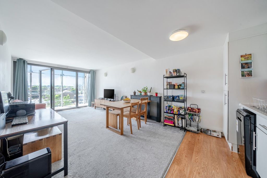 Property photo 1 of 21 1457858-13-6A05d7...