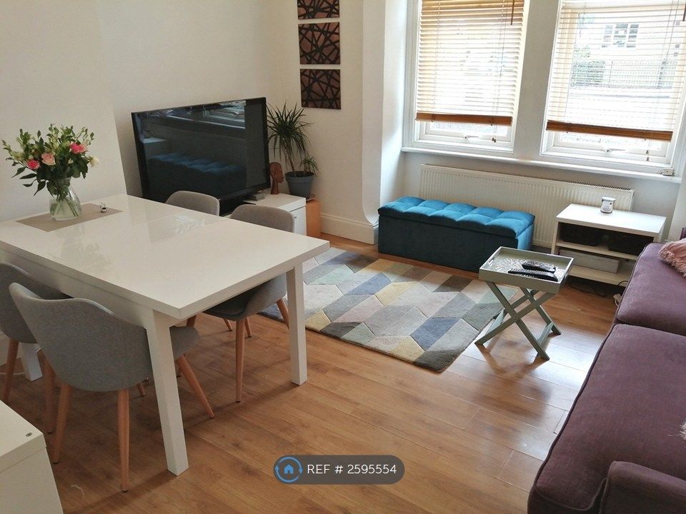 Property photo 3 of 11 Living Room