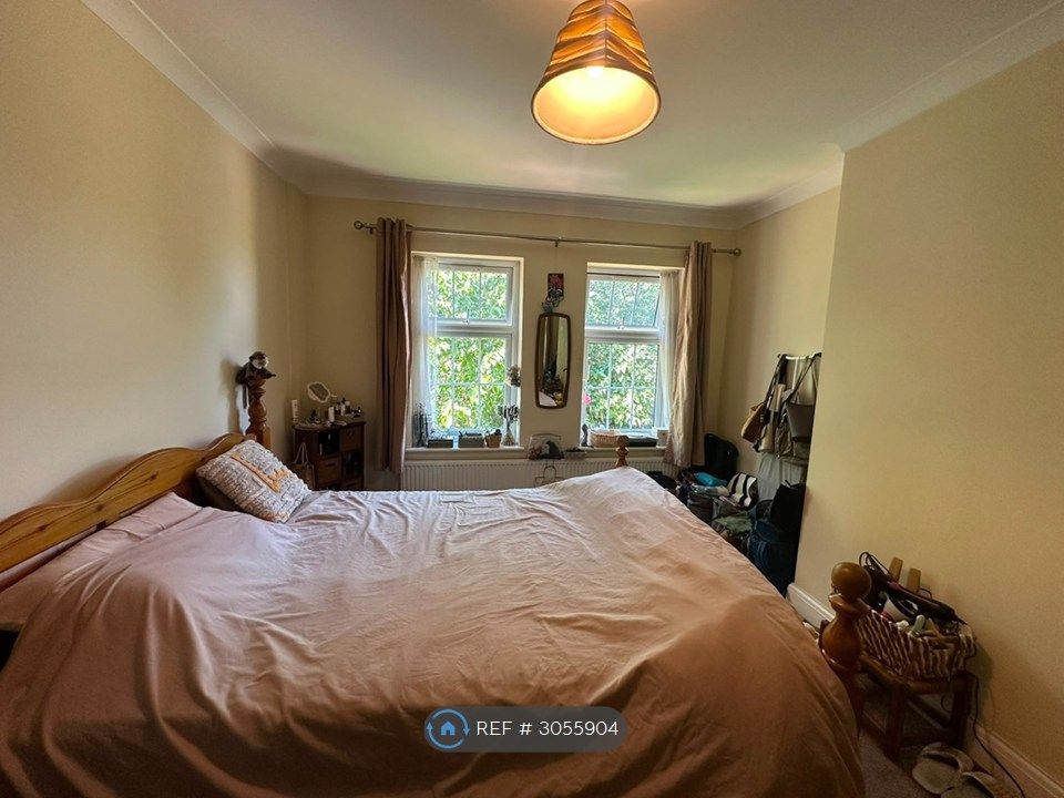 Property photo 3 of 6 Bedroom 2