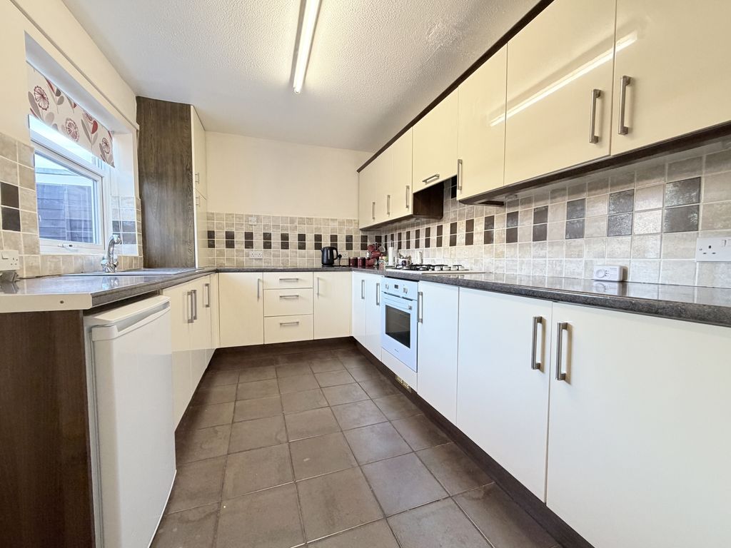 Property photo 3 of 16 Img_8277