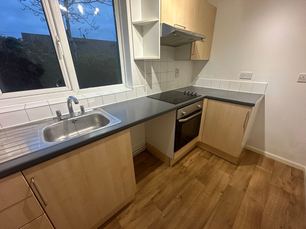Property photo 3 of 5 Kitchen