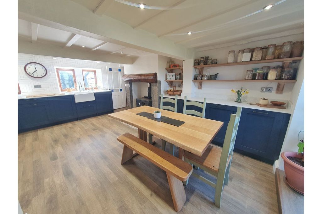 Property photo 1 of 40 Kitchen/Diner