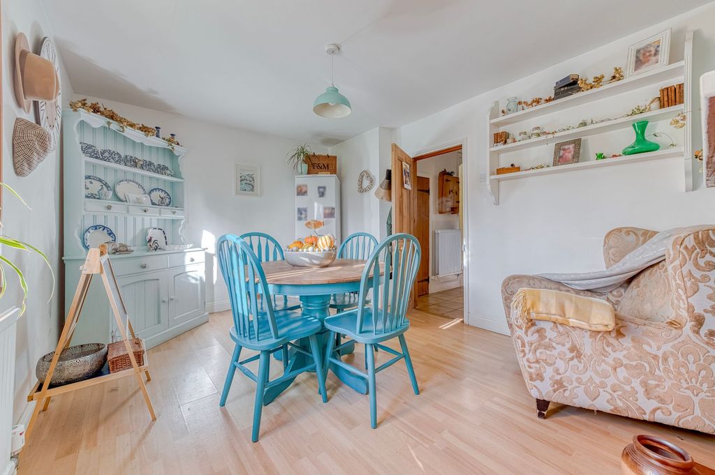 Property photo 3 of 21