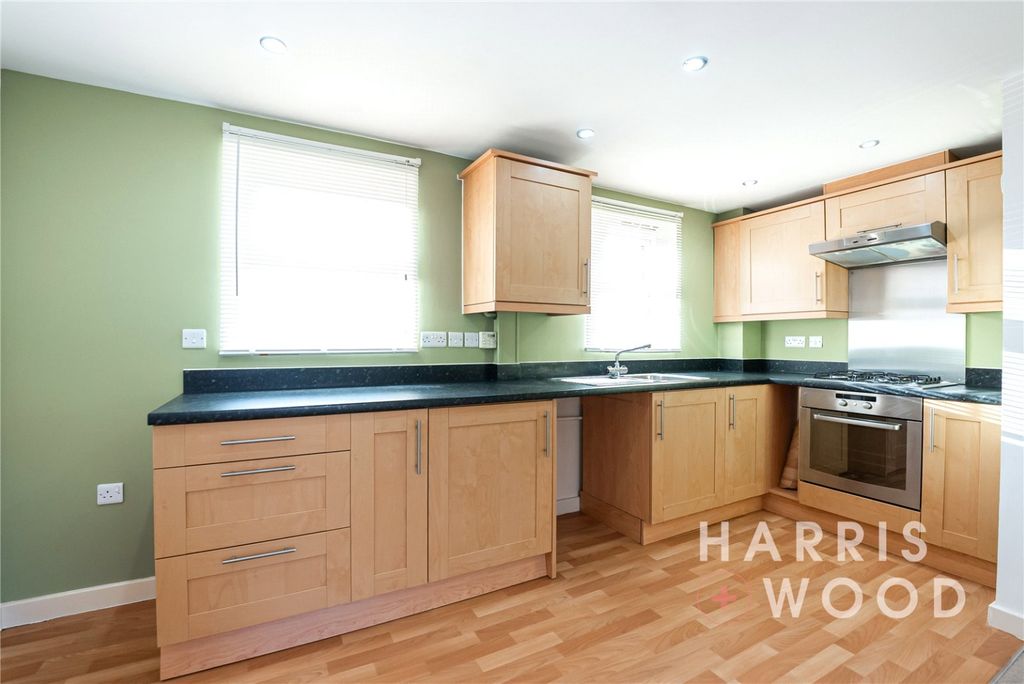 Property photo 3 of 15 3834354