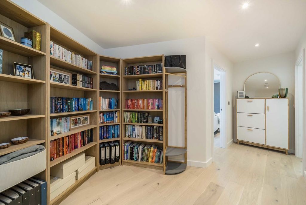 Property photo 3 of 6