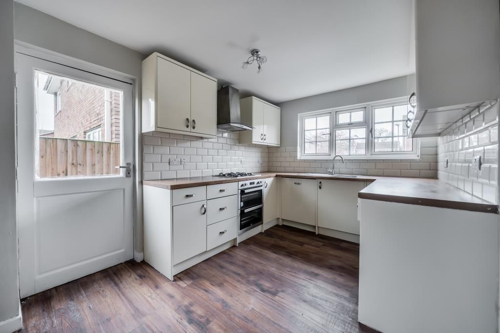 Property photo 2 of 20 Kitchen
