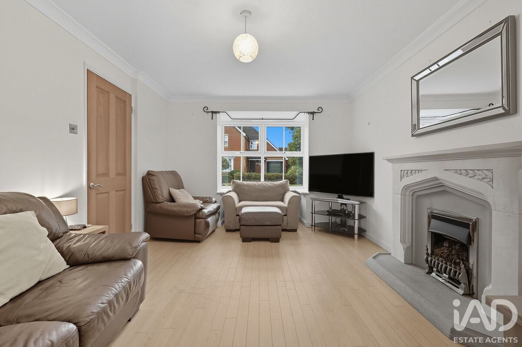 Property photo 3 of 20