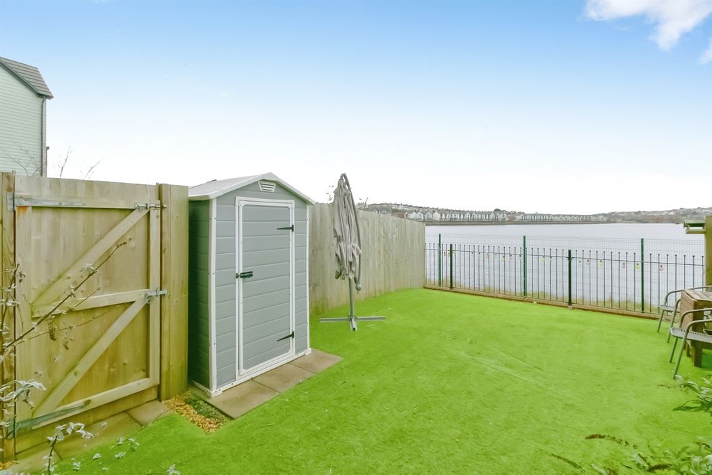 Property photo 3 of 19