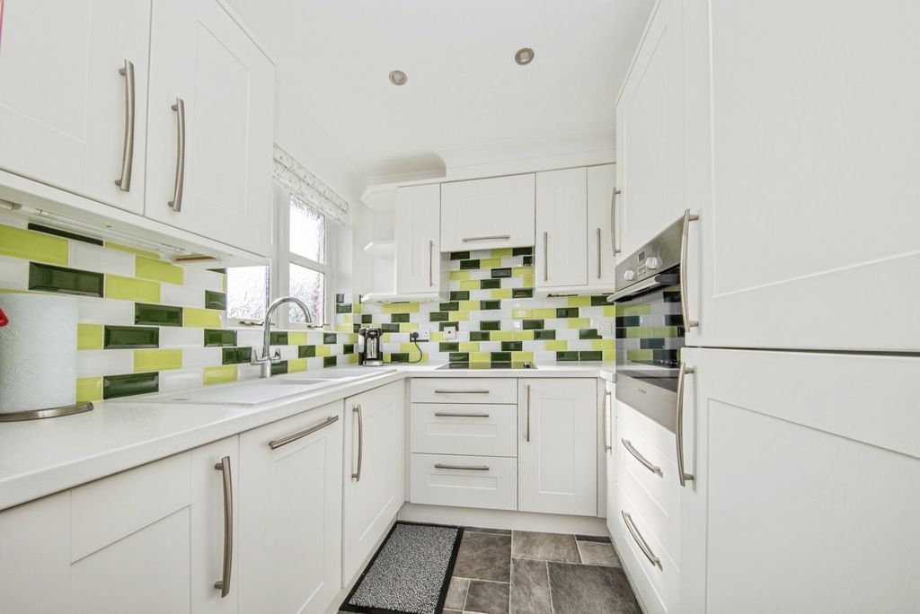 Property photo 2 of 12 Kitchen