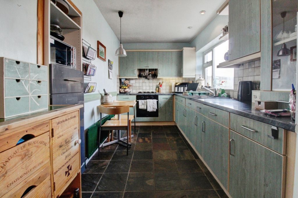 Property photo 2 of 15 Kitchen