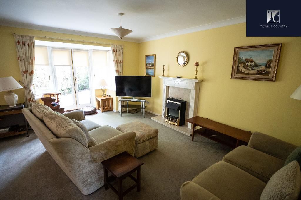 Property photo 2 of 21