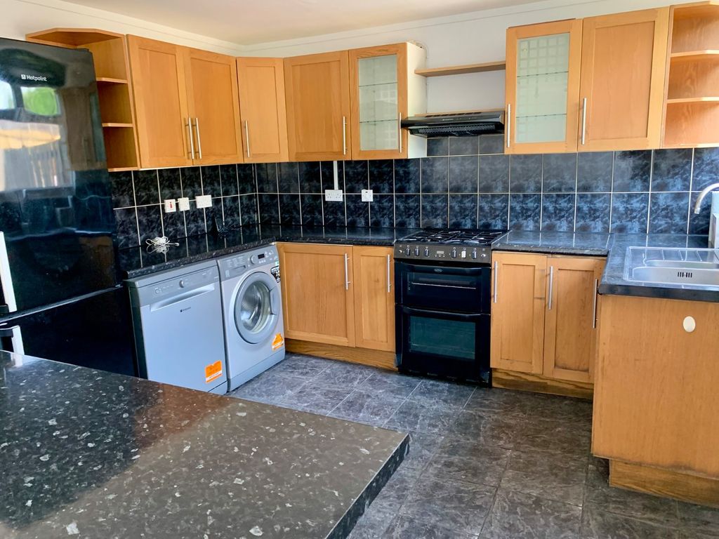 Property photo 2 of 15 Kitchen