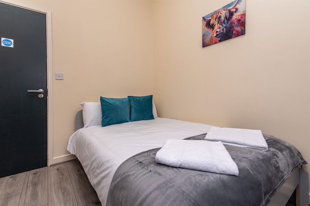 Additional image 12 of 5 bed flat to rent5-7 South Parade NG1
