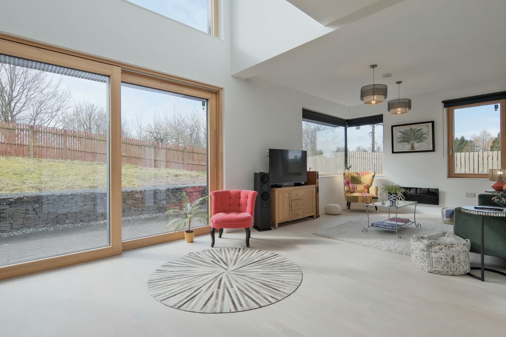 Property photo 2 of 59 4990334