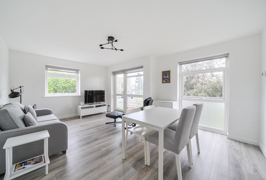 Property photo 2 of 14 1448049-1-69E6564...