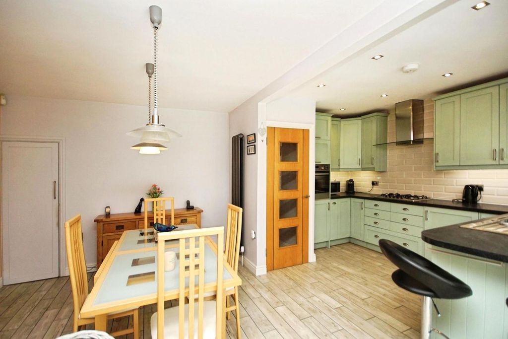 Property photo 3 of 30 Pbox-Img.Jpg