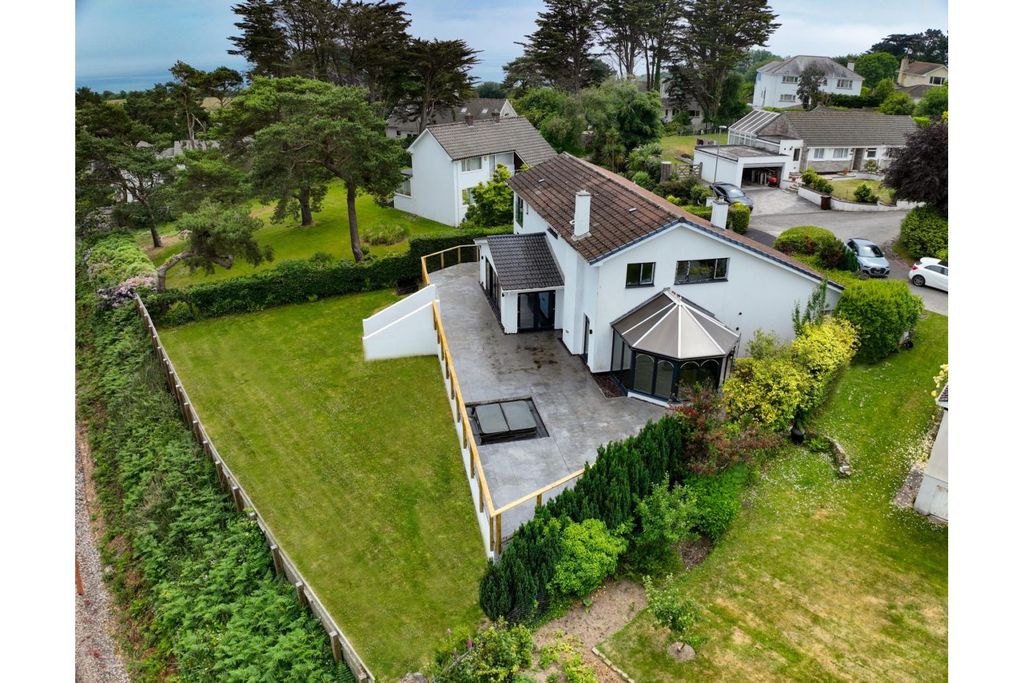 Property photo 1 of 30