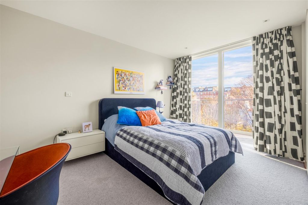 Additional image 7 of 3 bed flat to rentPalmeira Avenue, Hove BN3