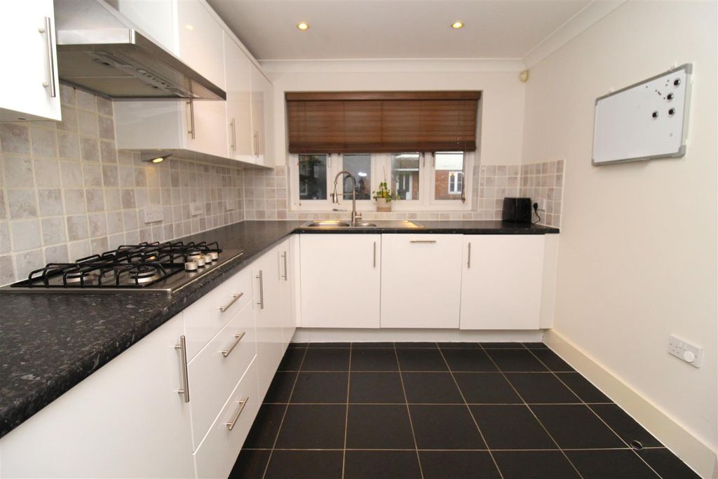 Property photo 2 of 14 Img_3882.Jpg