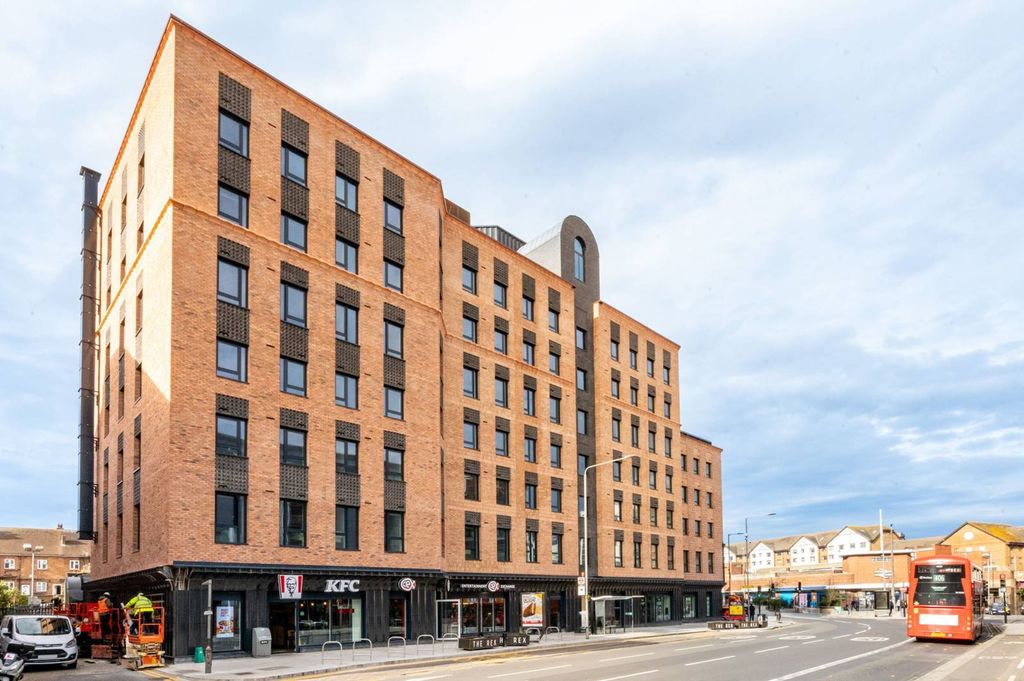 Property photo 1 of 20