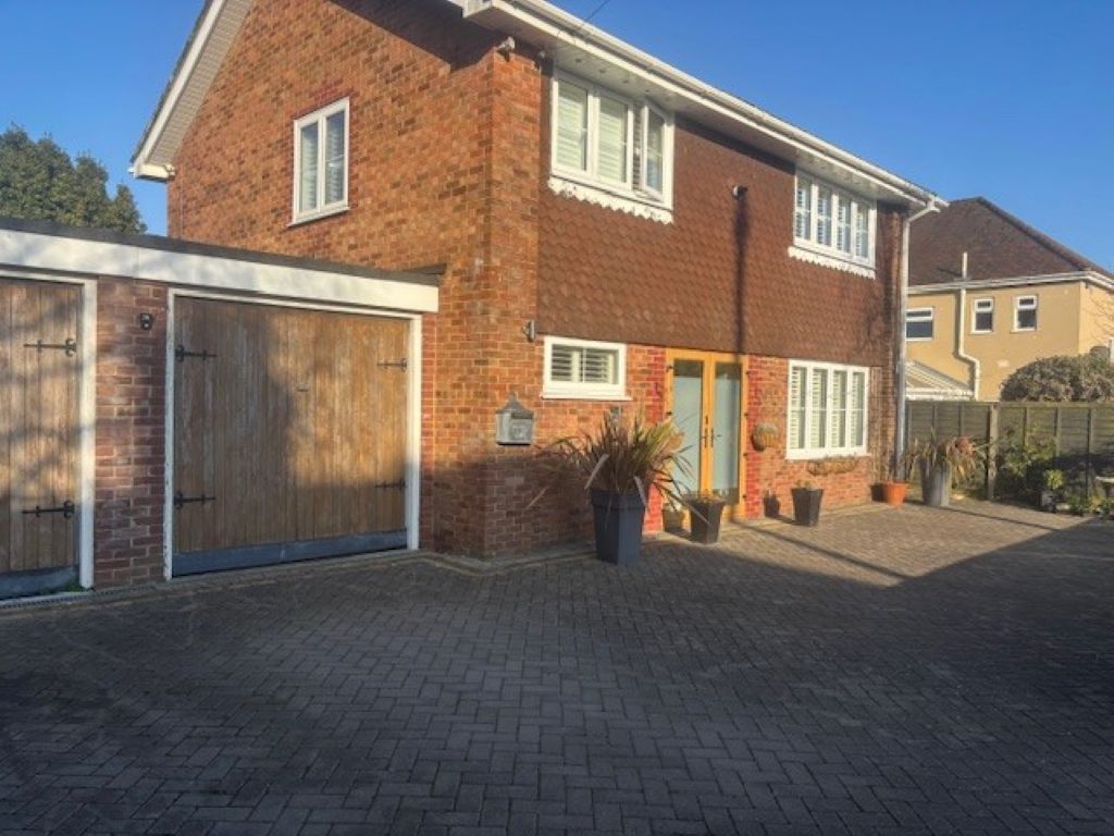 Property photo 2 of 28