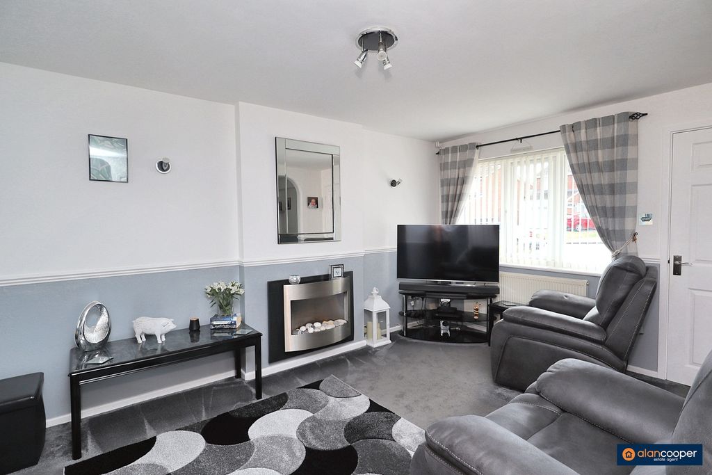 Property photo 3 of 21 4239314