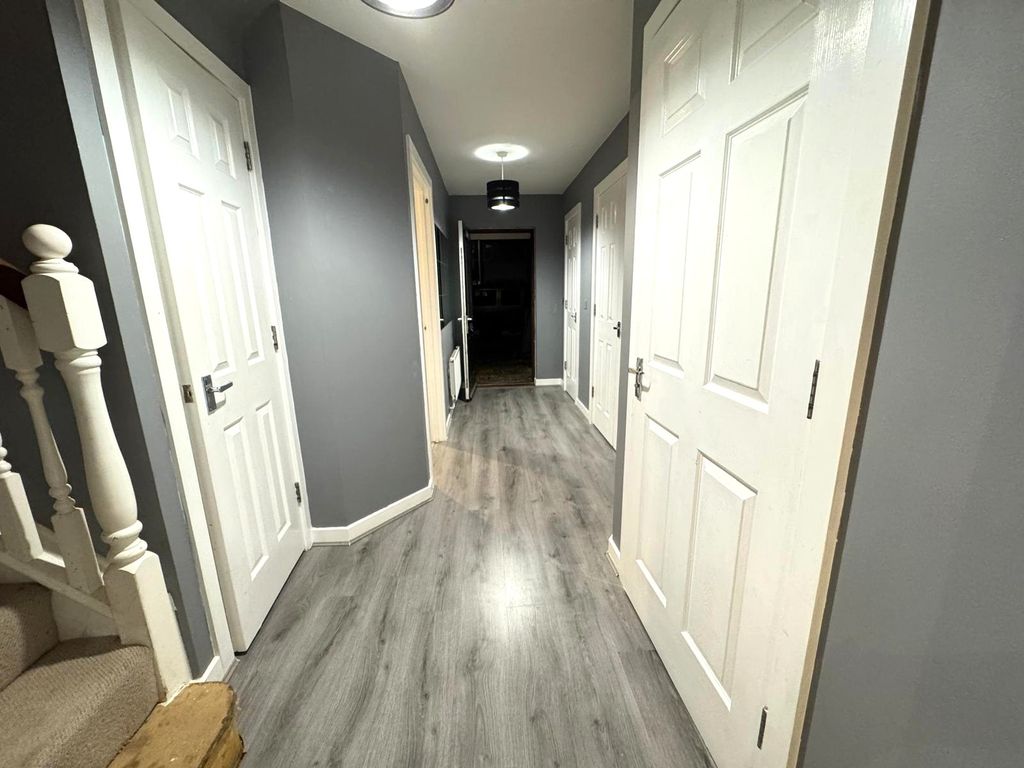 Property photo 3 of 15 Photo 5