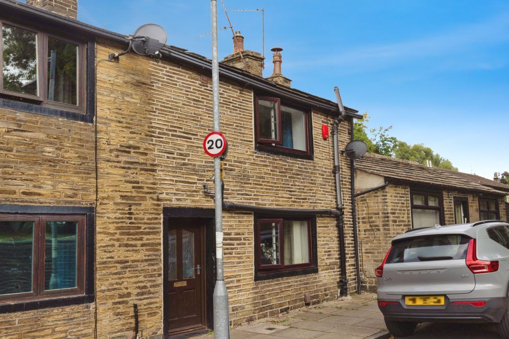 Property photo 1 of 8