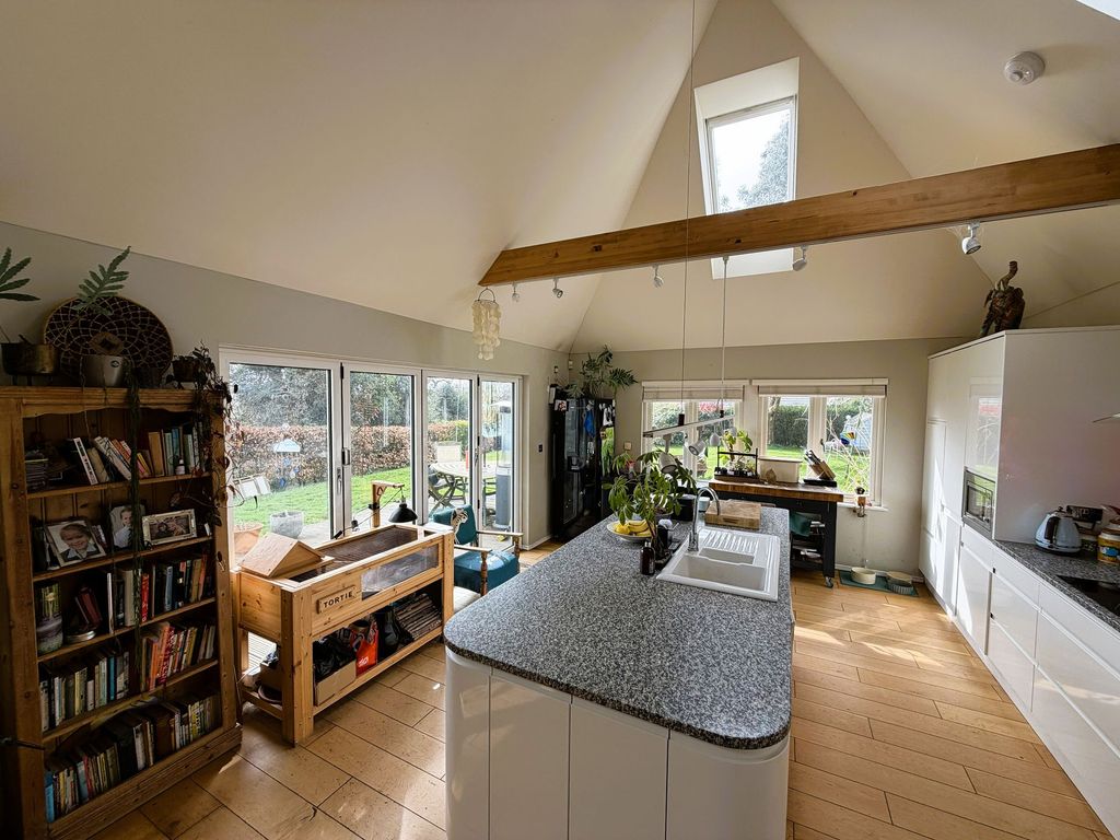 Property photo 3 of 29