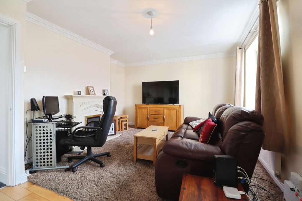 Property photo 3 of 15
