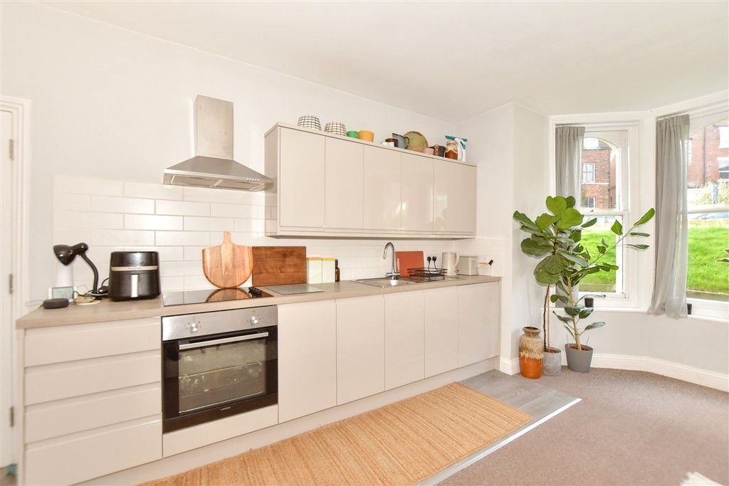 Property photo 3 of 12 Lounge/ Kitchen