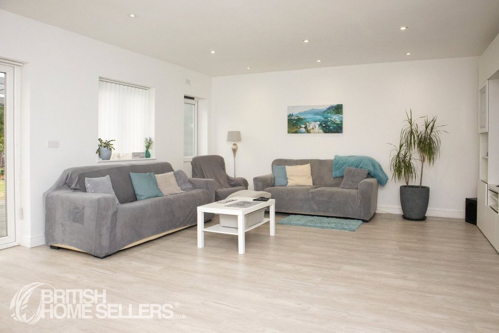 Property photo 3 of 18 3