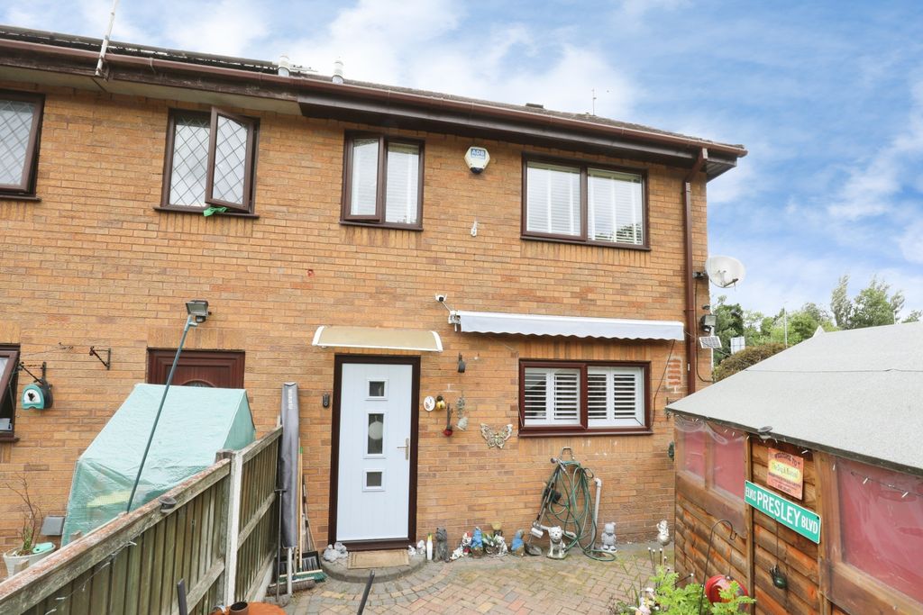 Property photo 2 of 21