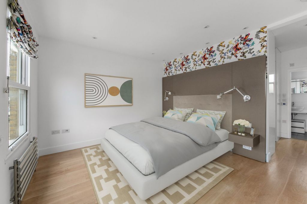 Property photo 3 of 12