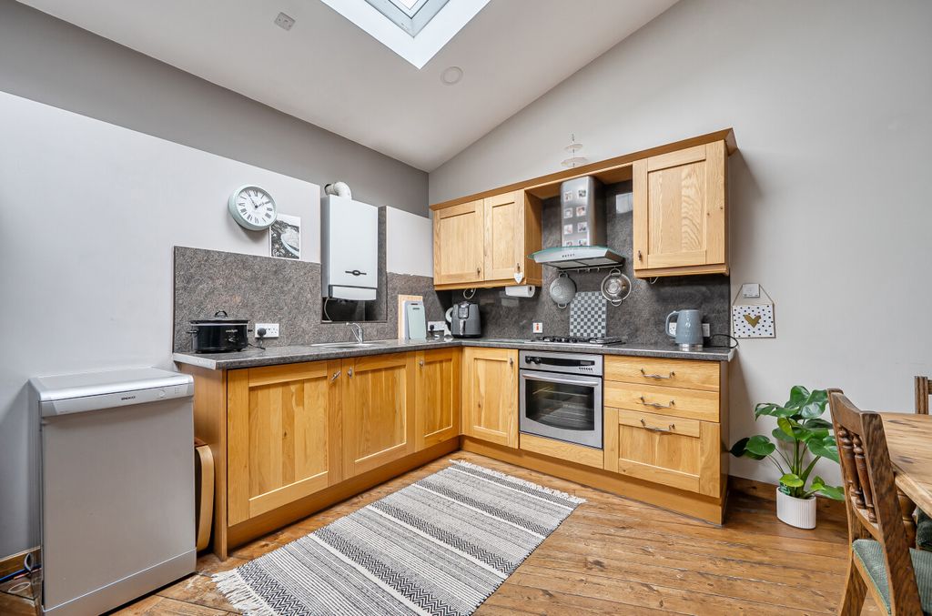 Property photo 2 of 19 1432241-13-69d80A...