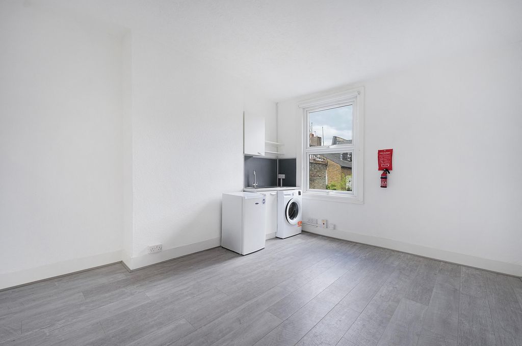 Property photo 3 of 6 _Akp9550
