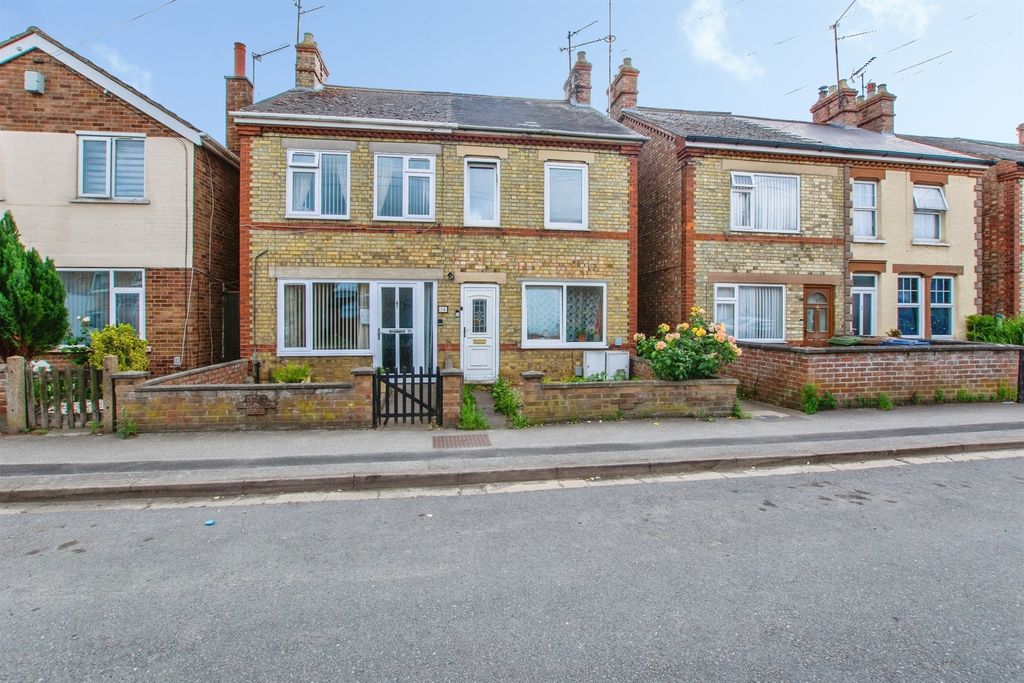 Property photo 1 of 18