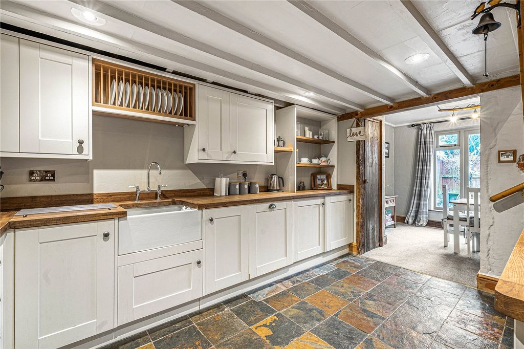 Property photo 3 of 23 Picture No. 11