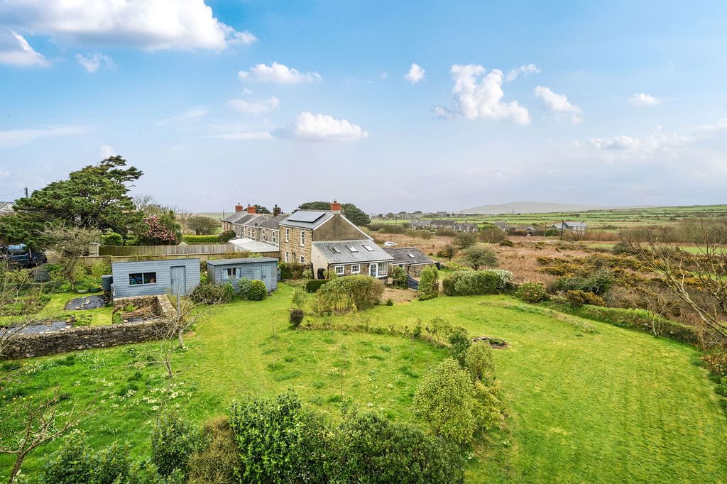 Property photo 3 of 18