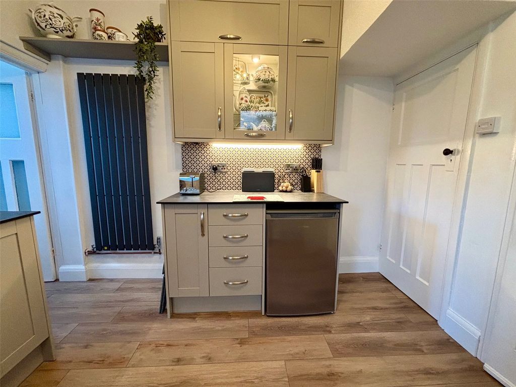 Property photo 3 of 20 Picture No. 24