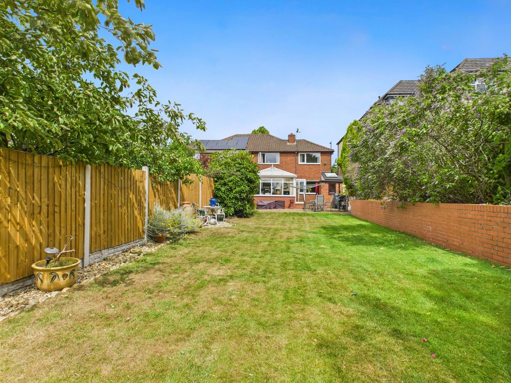 Property photo 2 of 19 Cam03830G0-Pr0179-Still016
