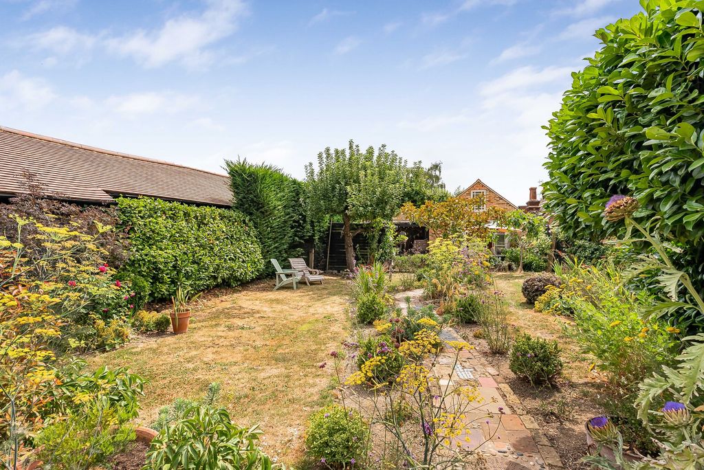 Property photo 3 of 40
