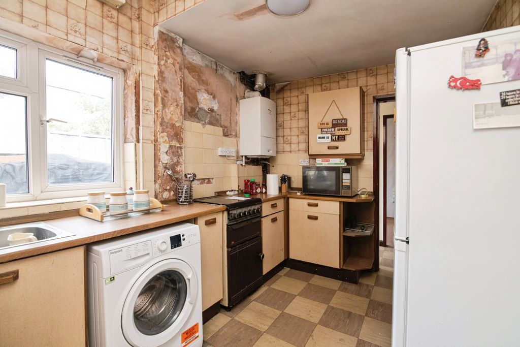 Property photo 2 of 15